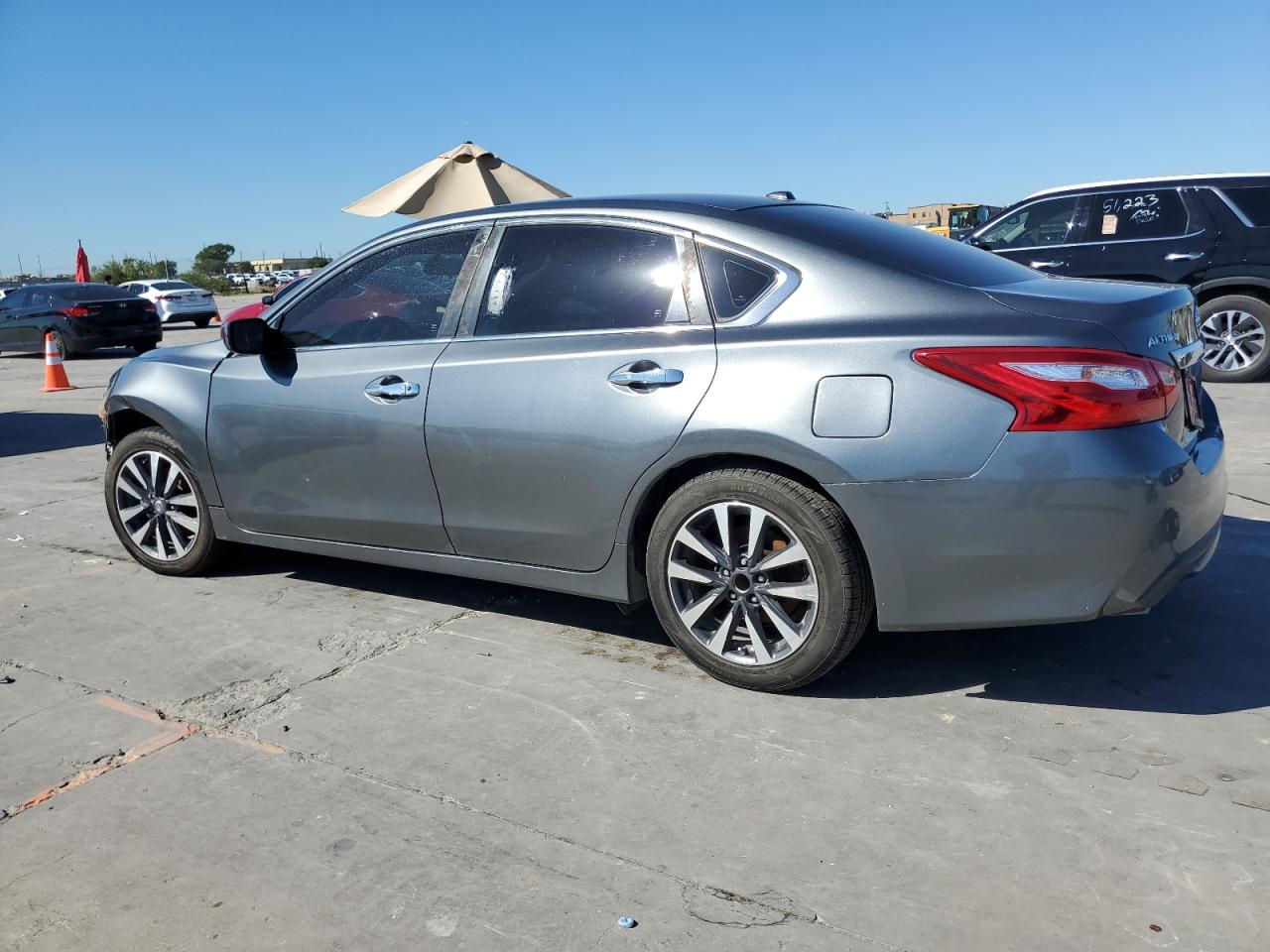 1N4AL3AP9HC282471 2017 NISSAN ALTIMA - Image 2