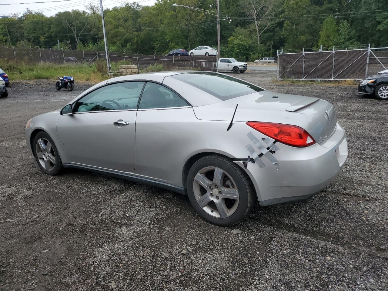 2008 Pontiac G6 - Image 2
