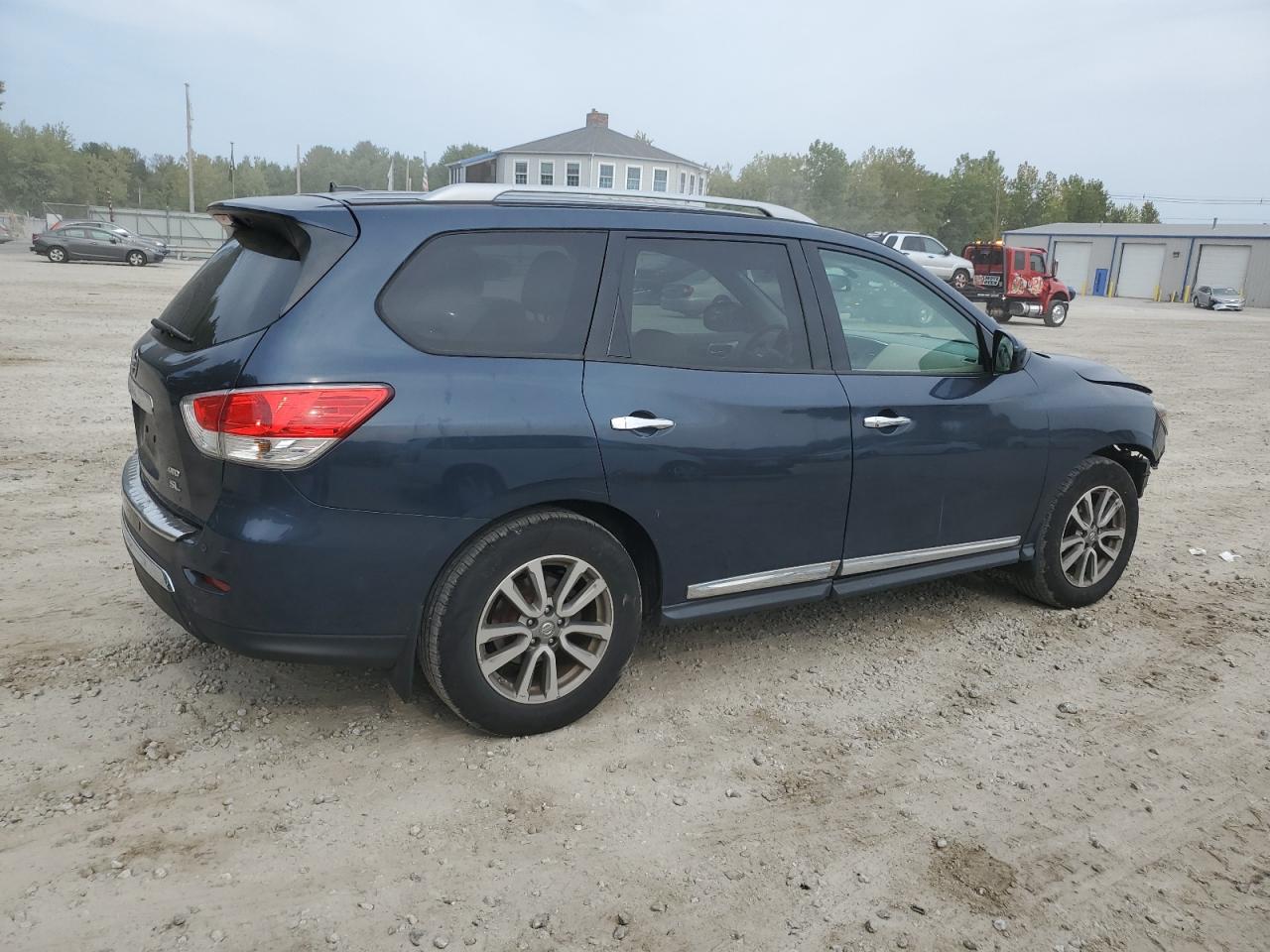 2015 Nissan Pathfinder - Image 3
