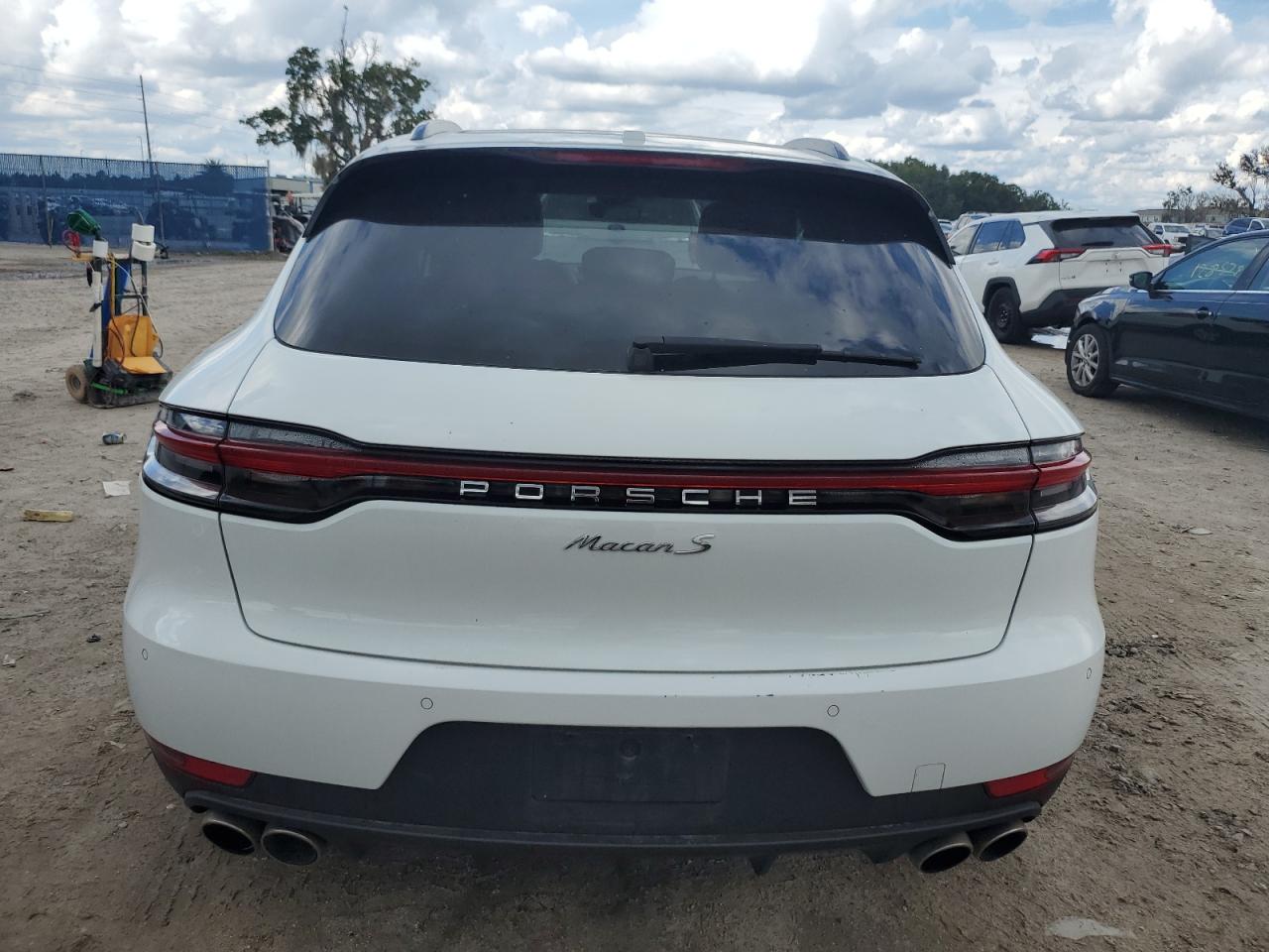 2019 Porsche Macan S VIN: WP1AB2A55KLB33910 Lot: 71087984