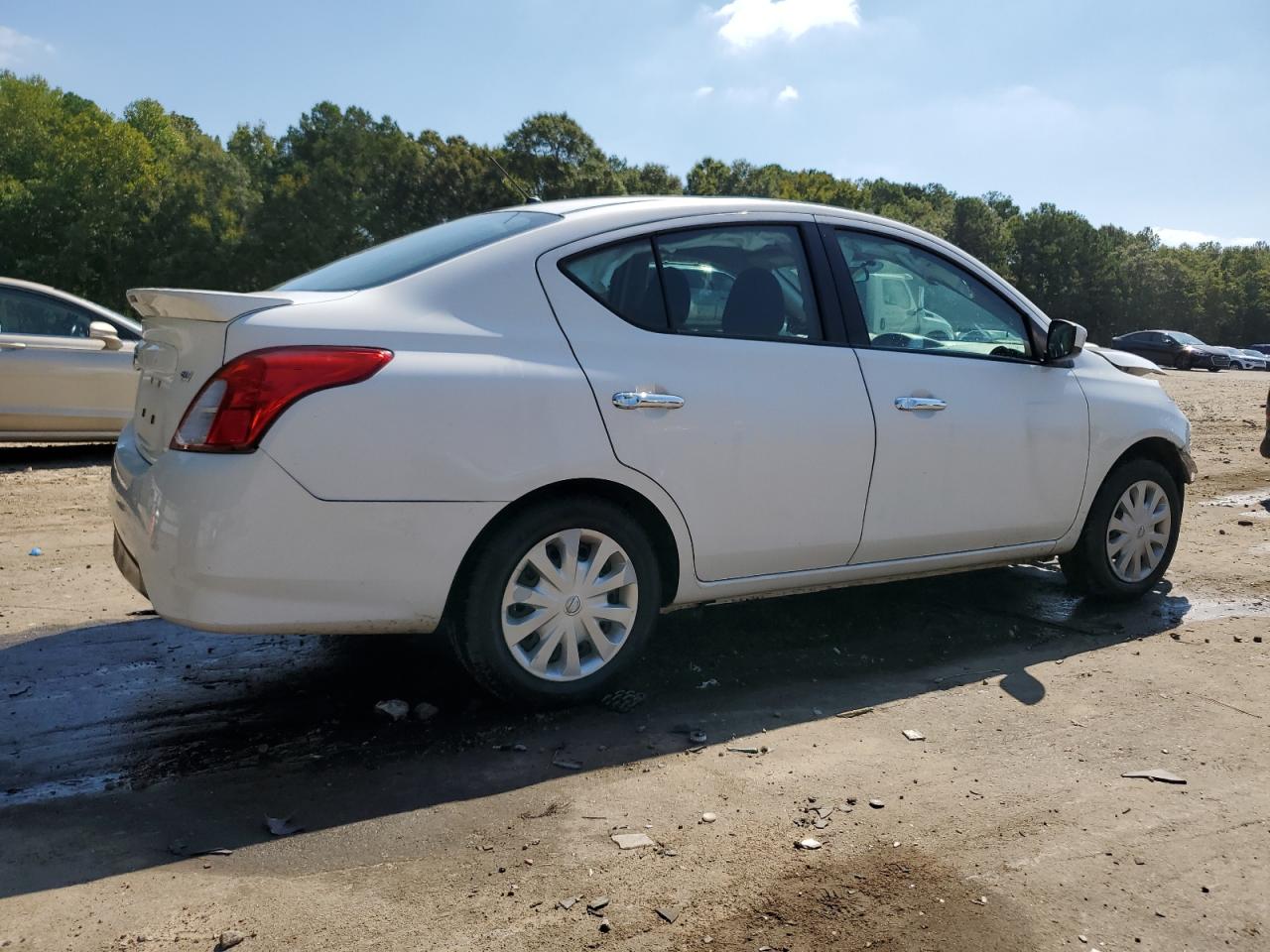 VIN 3N1CN7AP2KL867363 2019 NISSAN VERSA no.3