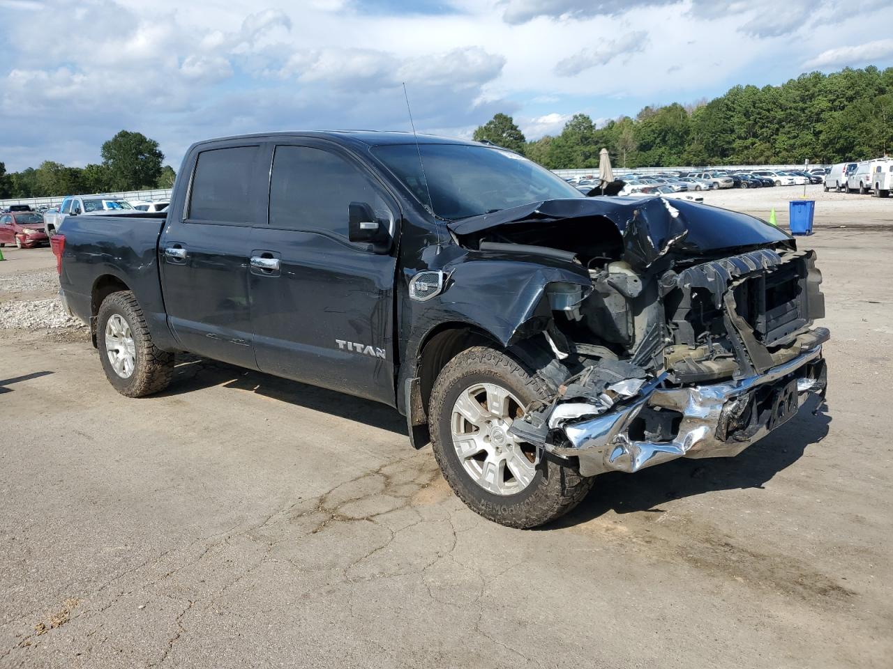 VIN 1N6AA1EJ5HN508744 2017 NISSAN TITAN no.4