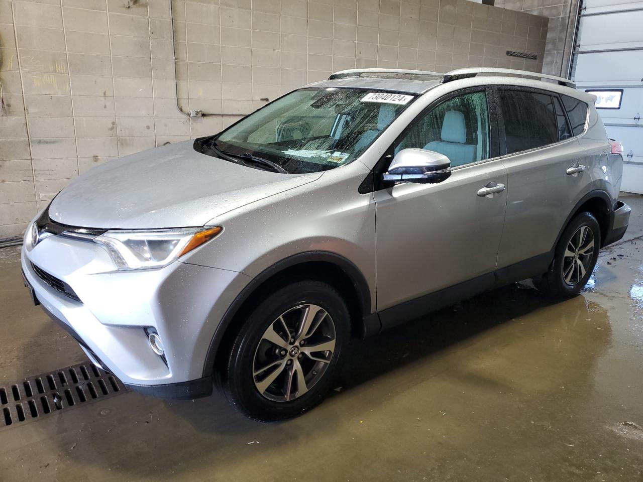 2017 Toyota Rav4 Xle VIN: 2T3RFREVXHW602846 Lot: 73040124