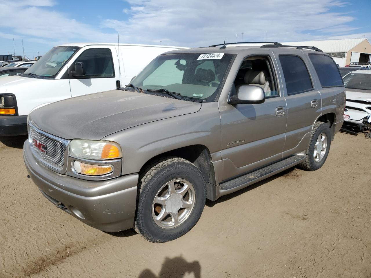 2002 GMC Yukon - Image 1
