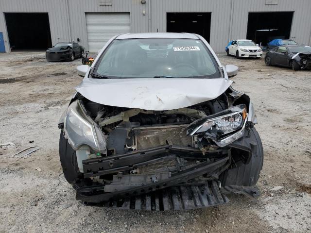  NISSAN VERSA 2018 Silver