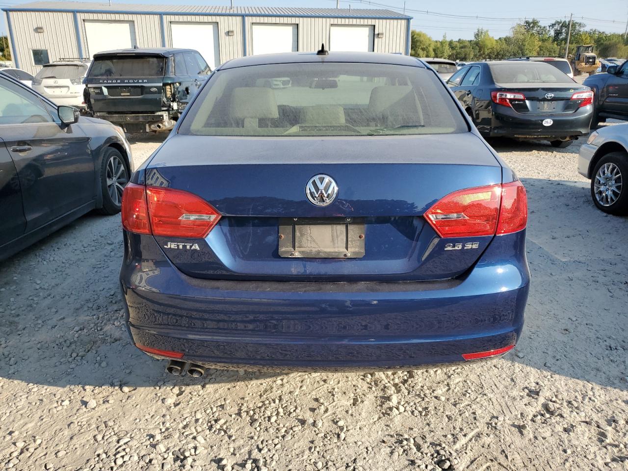 3VWBZ7AJ0BM395454 2011 Volkswagen Jetta Se