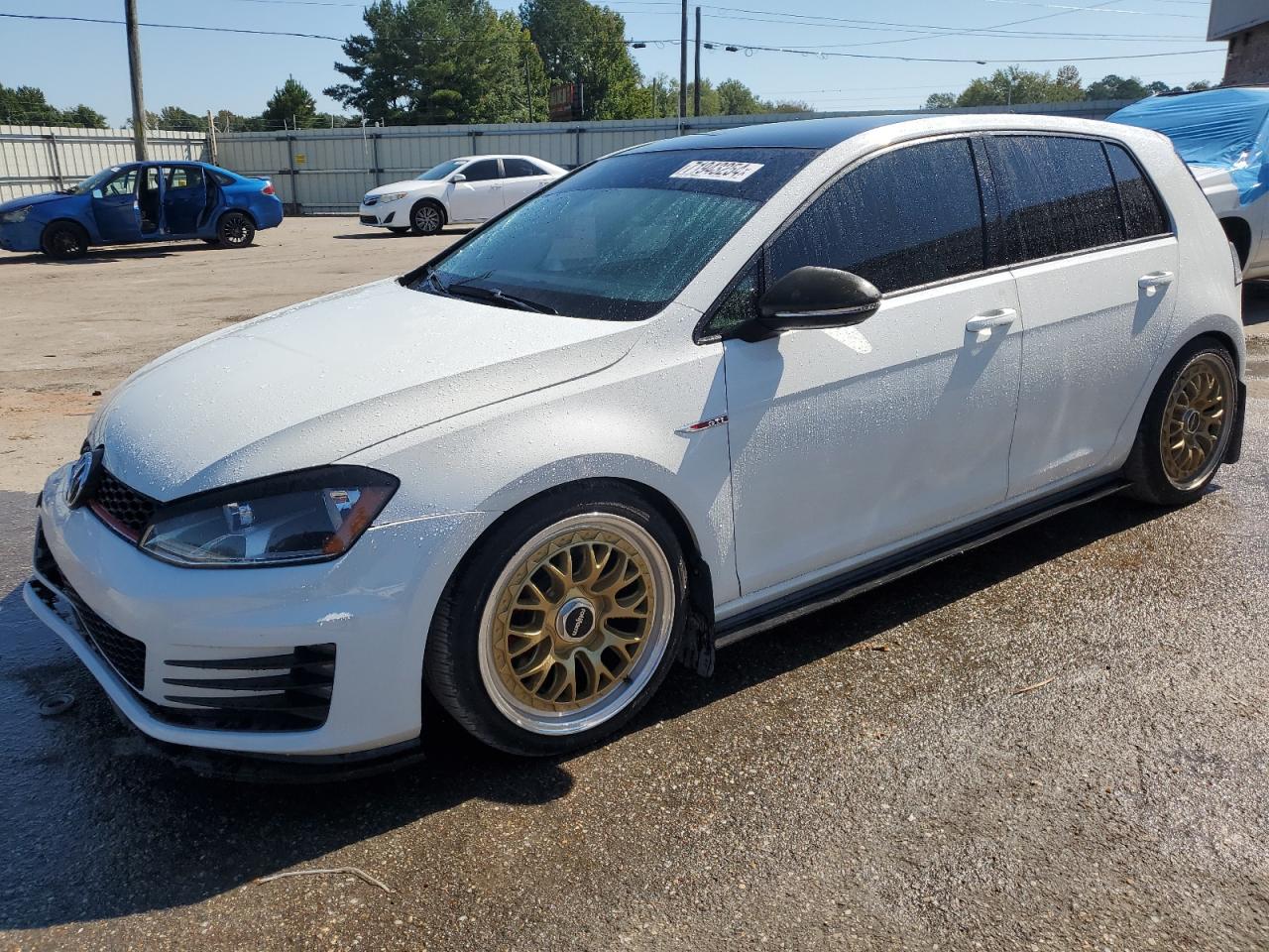 VIN 3VW5T7AU7GM047943 2016 VOLKSWAGEN GTI no.1