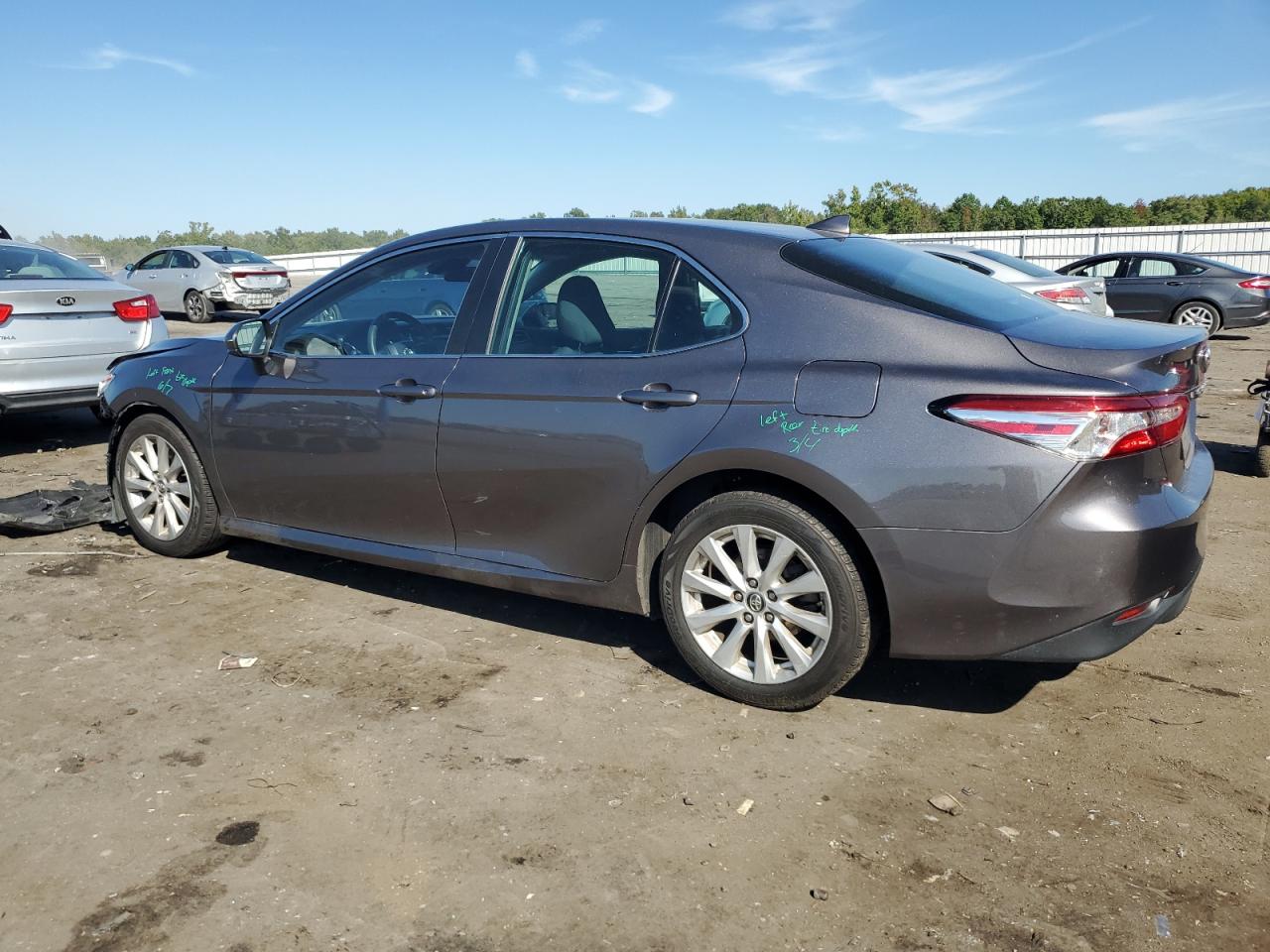 4T1B11HK2KU193843 2019 TOYOTA CAMRY - Image 2