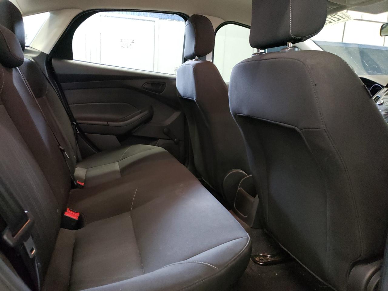 1FADP3E28JL208142 2018 Ford Focus S