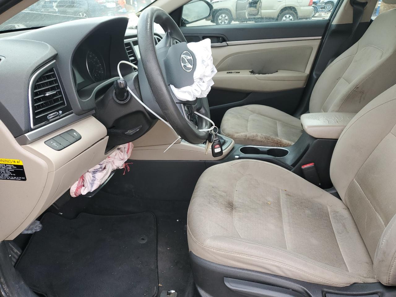 2017 Hyundai Elantra - Image 7