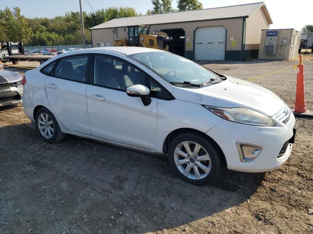  FORD FIESTA 2012 Белый