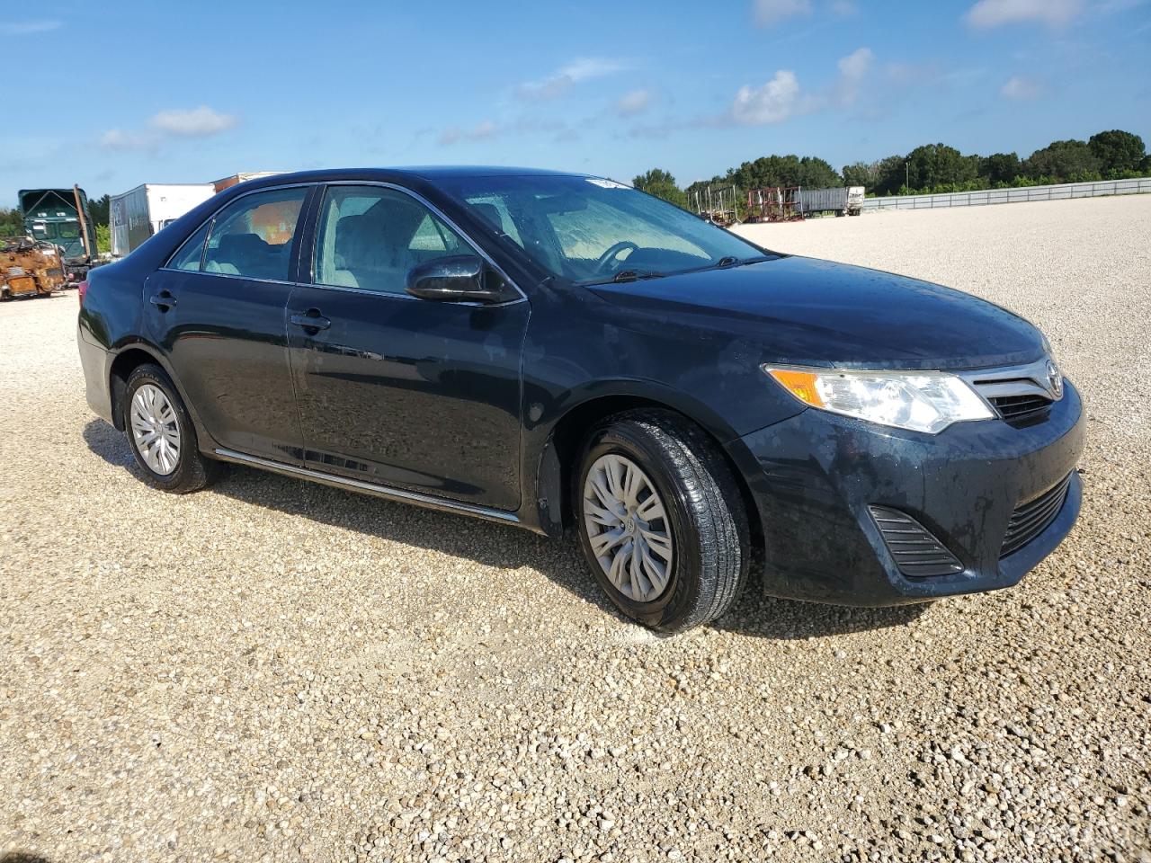 2014 Toyota Camry - Image 4