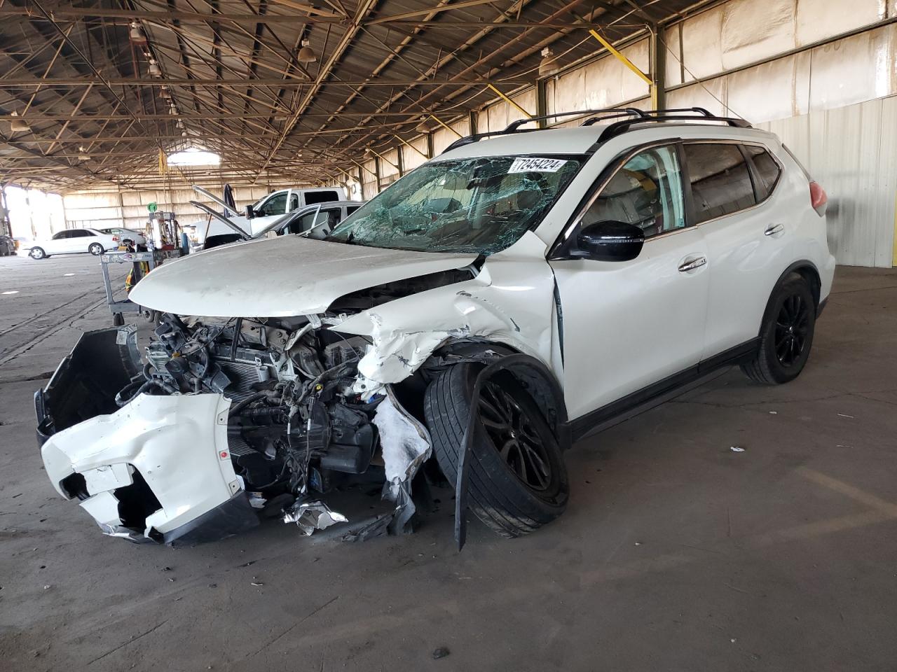 5N1AT2MT6HC800514 2017 NISSAN ROGUE - Image 1