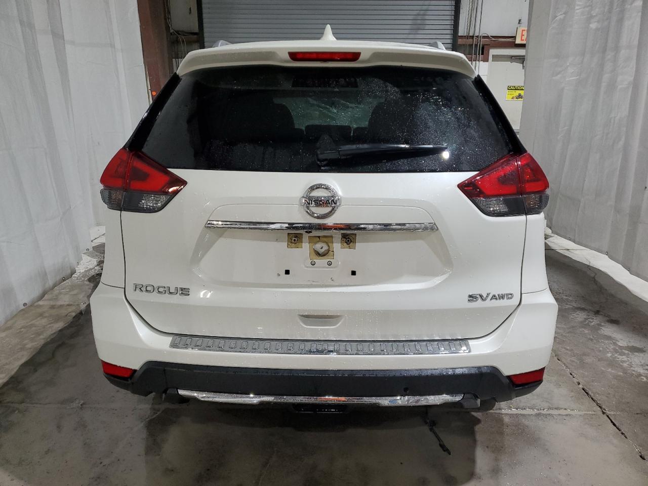 JN8AT2MVXJW305263 2018 Nissan Rogue S