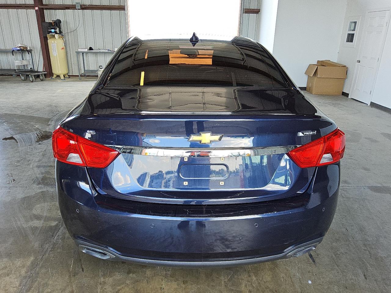 2G1125S36J9165358 2018 Chevrolet Impala Premier