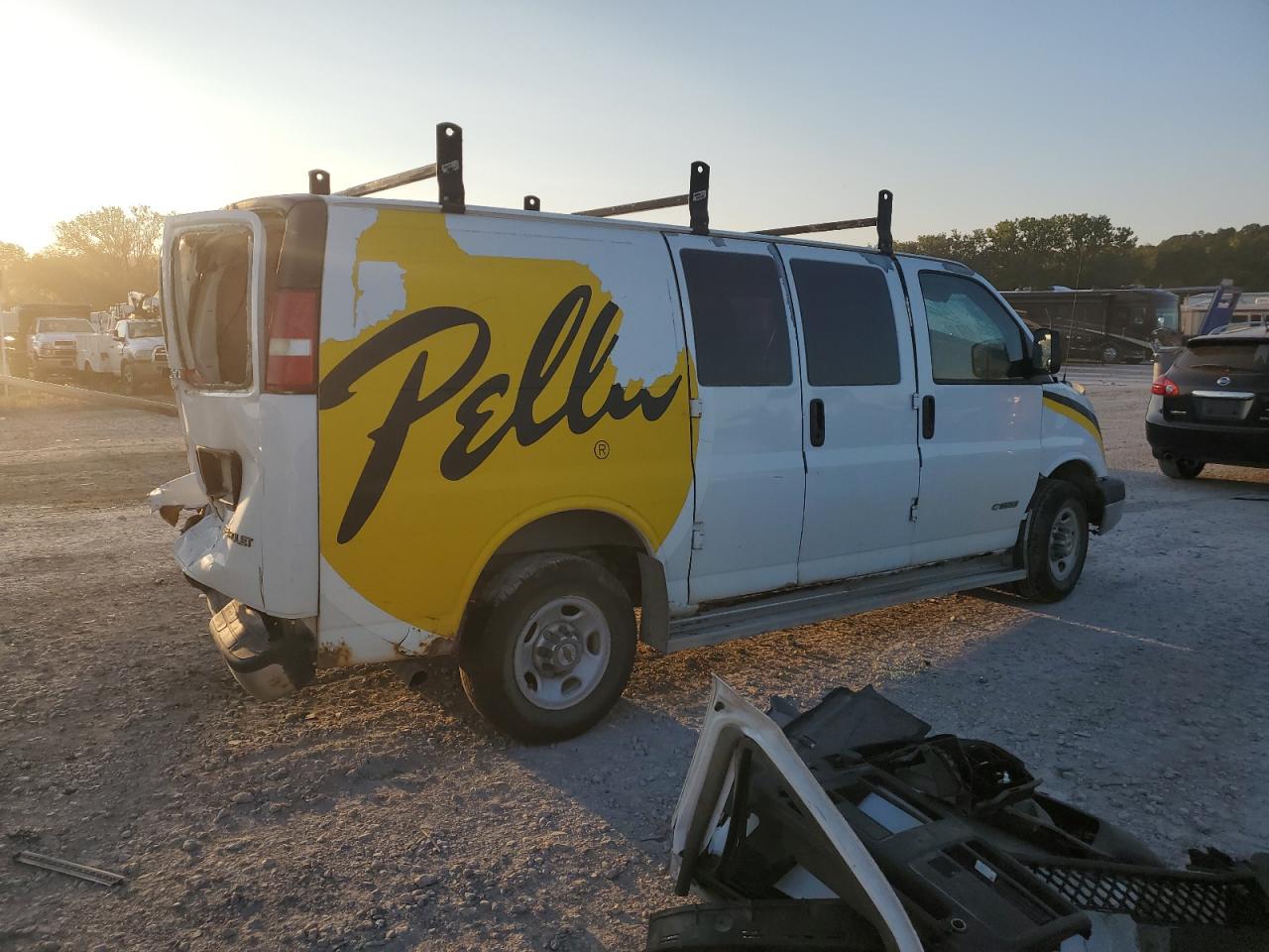 2003 Chevrolet Express - Image 3