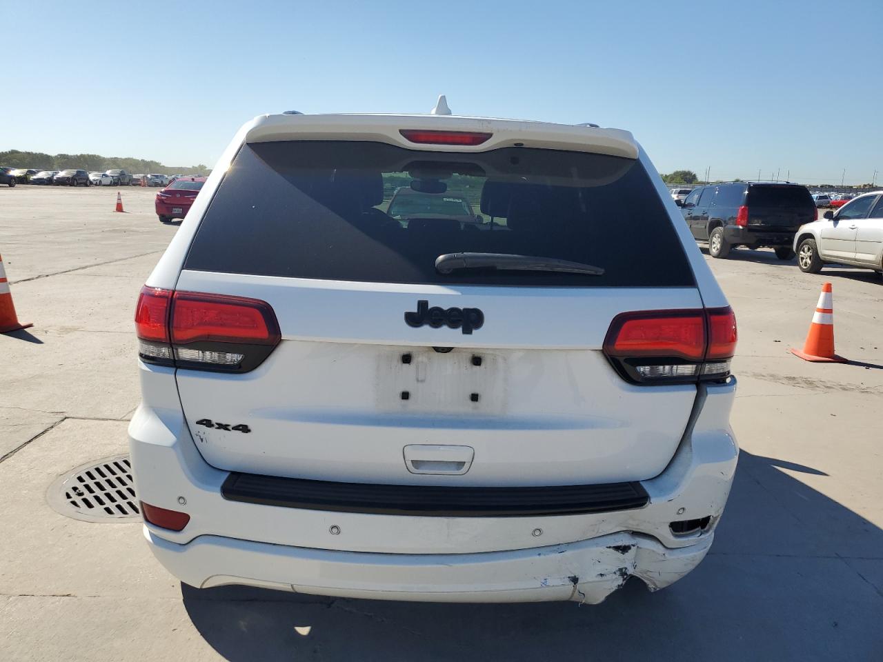 1C4RJFAG9JC336846 2018 Jeep Grand Cherokee Laredo