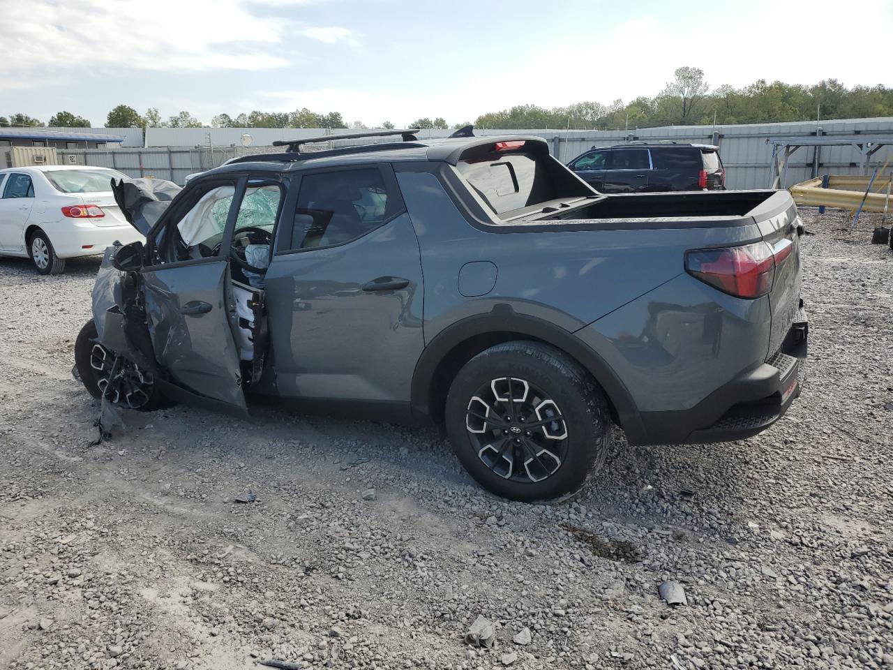 2024 Hyundai Santa Cruz - Image 2