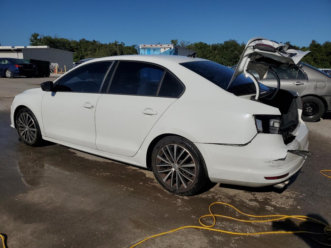 3VWD17AJ1HM386478 2017 VOLKSWAGEN JETTA - Image 2