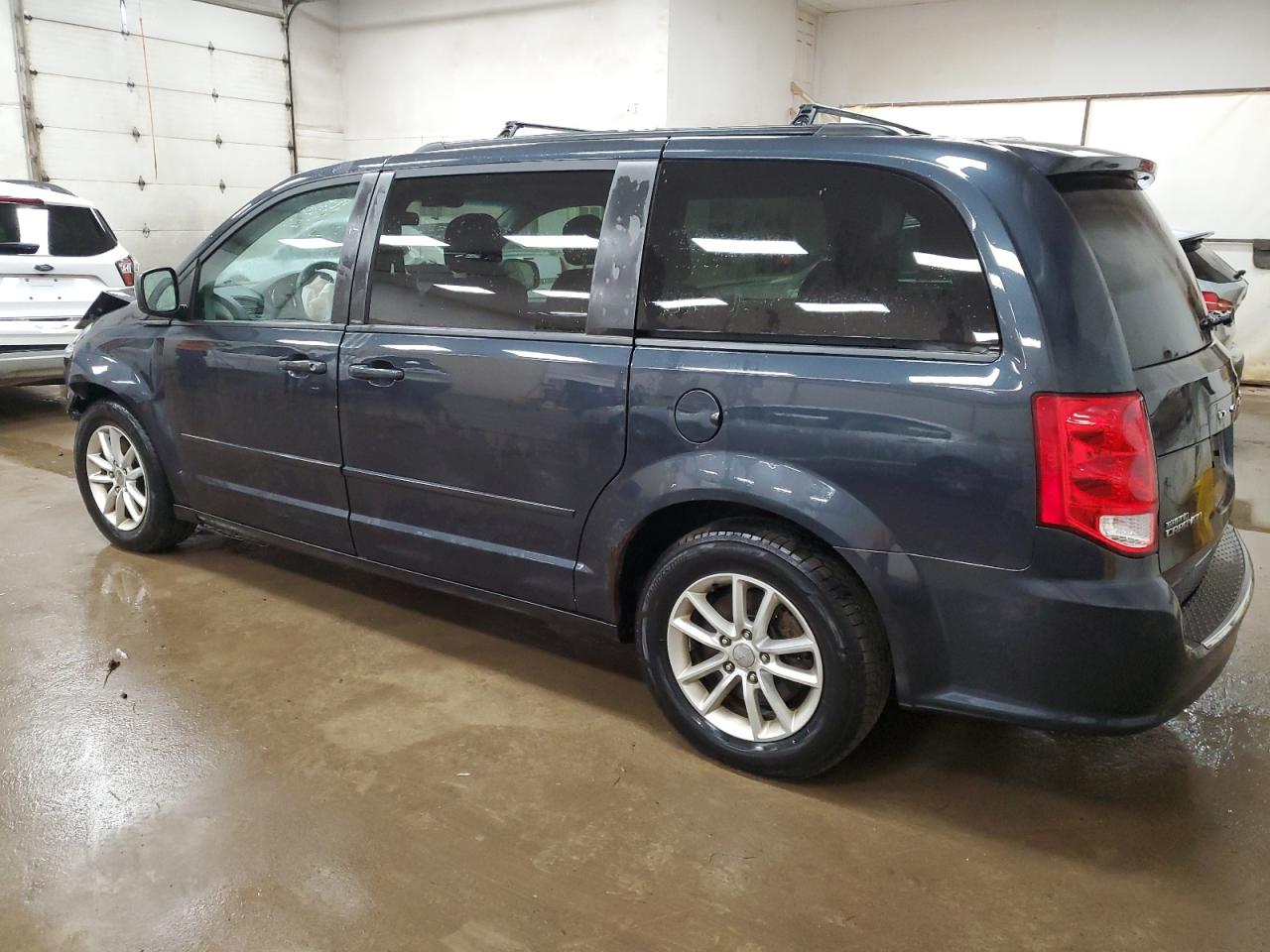 2013 Dodge Caravan - Image 2