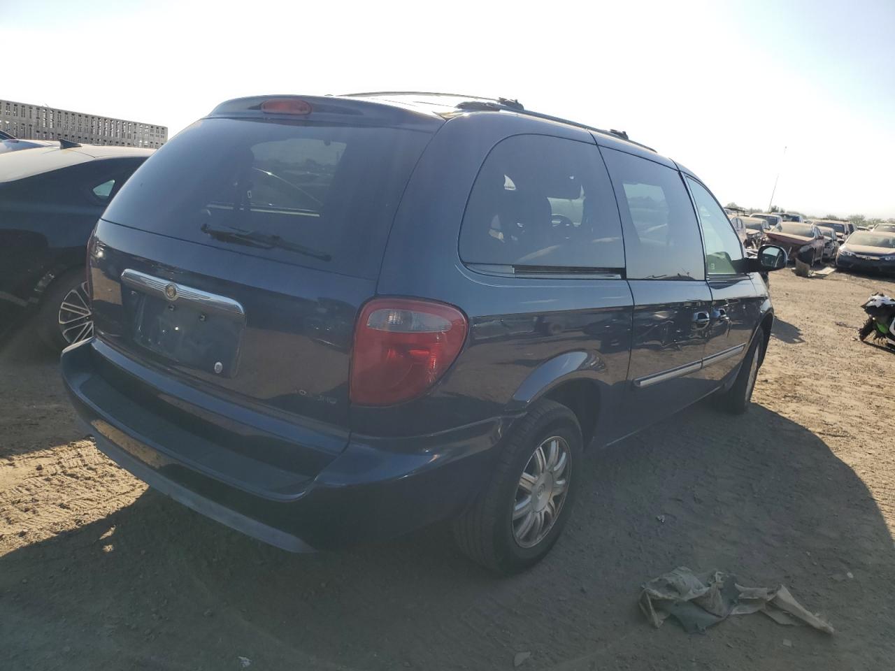 2006 Chrysler Town & Country - Image 3