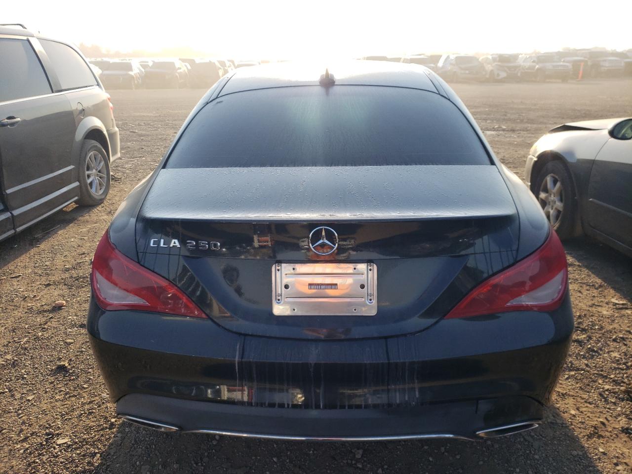 WDDSJ4EB0JN607002 2018 Mercedes-Benz Cla 250