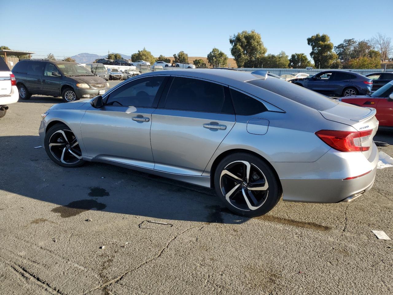 1HGCV1F34JA208899 2018 HONDA ACCORD - Image 2