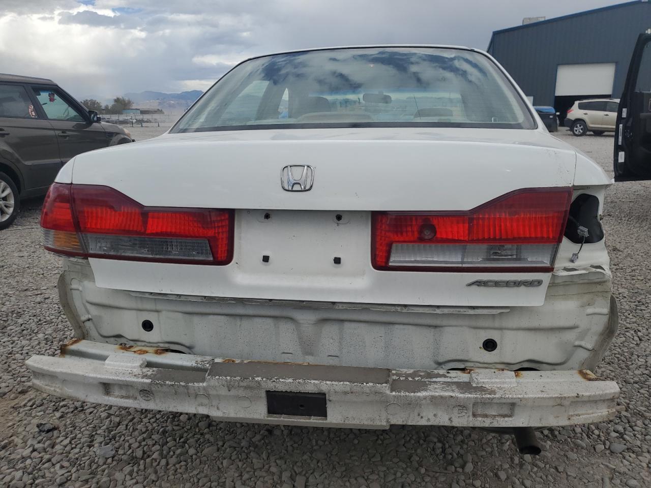 3HGCG564X2G704223 2002 Honda Accord Lx