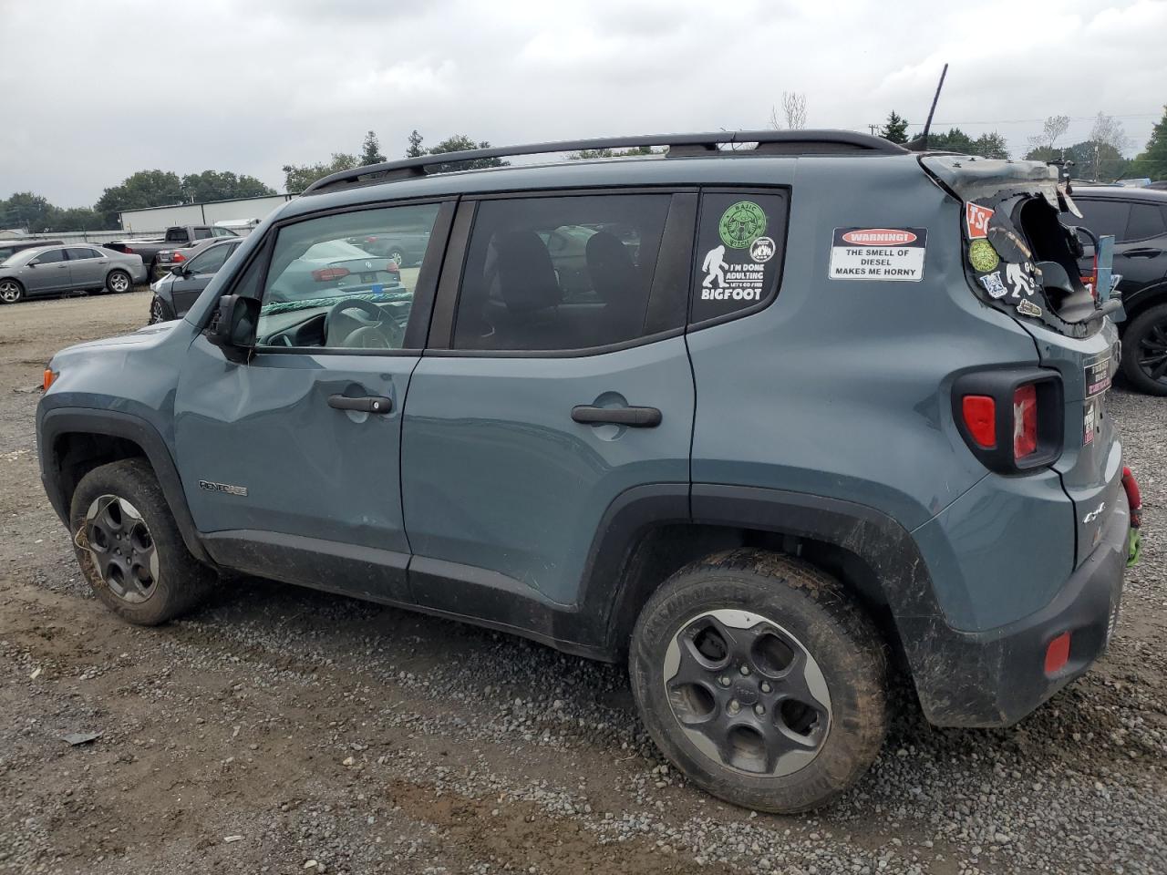 VIN ZACCJBABXJPG97338 2018 JEEP RENEGADE no.2