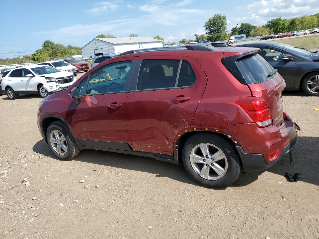 KL7CJPSM3NB523590 2022 CHEVROLET TRAX - Image 2