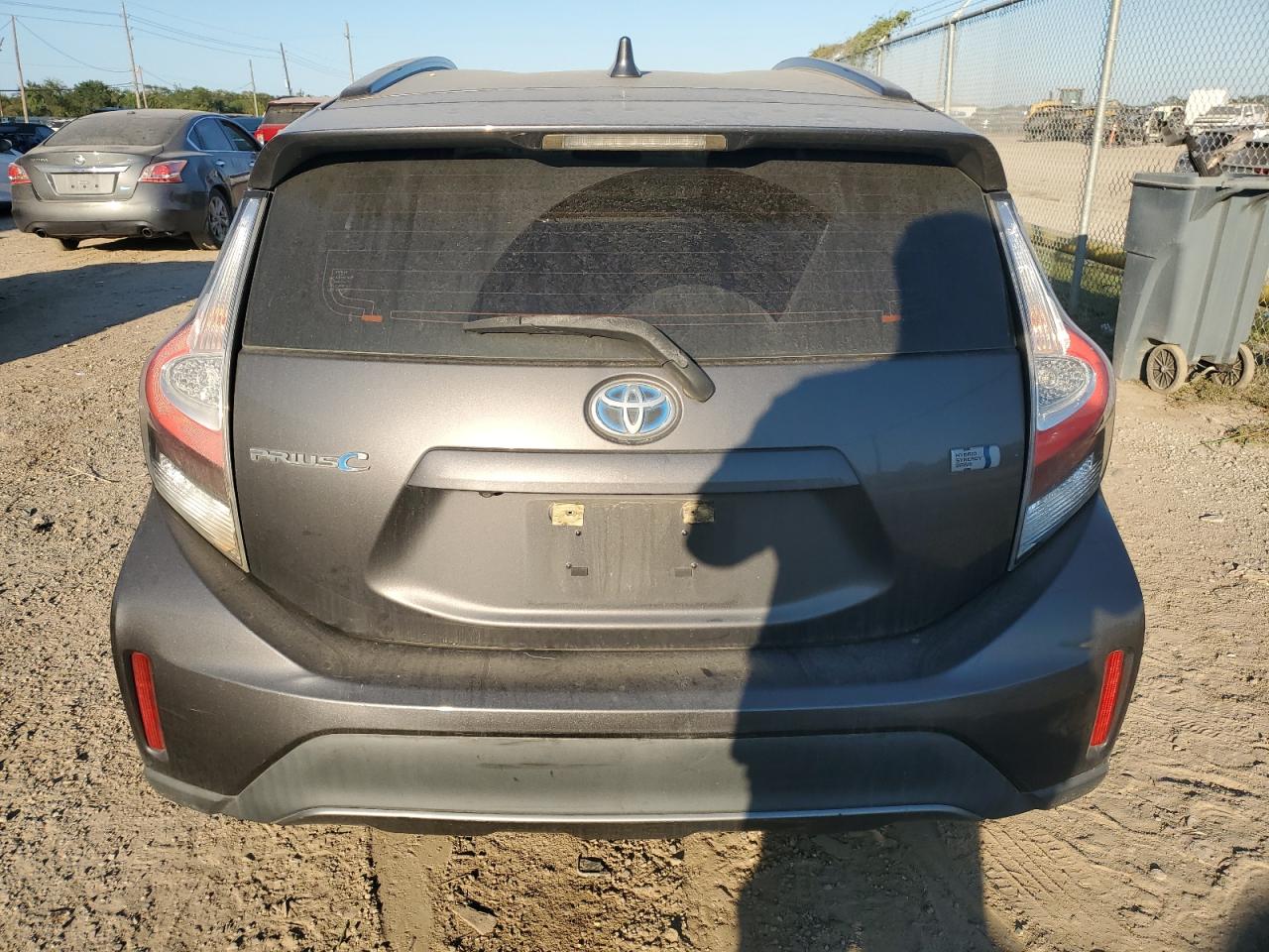 2018 Toyota Prius C VIN: JTDKDTB38J1605630 Lot: 72816104