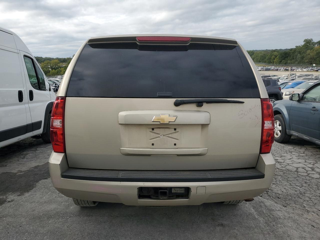 1GNSK2E04BR374494 2011 Chevrolet Tahoe Special