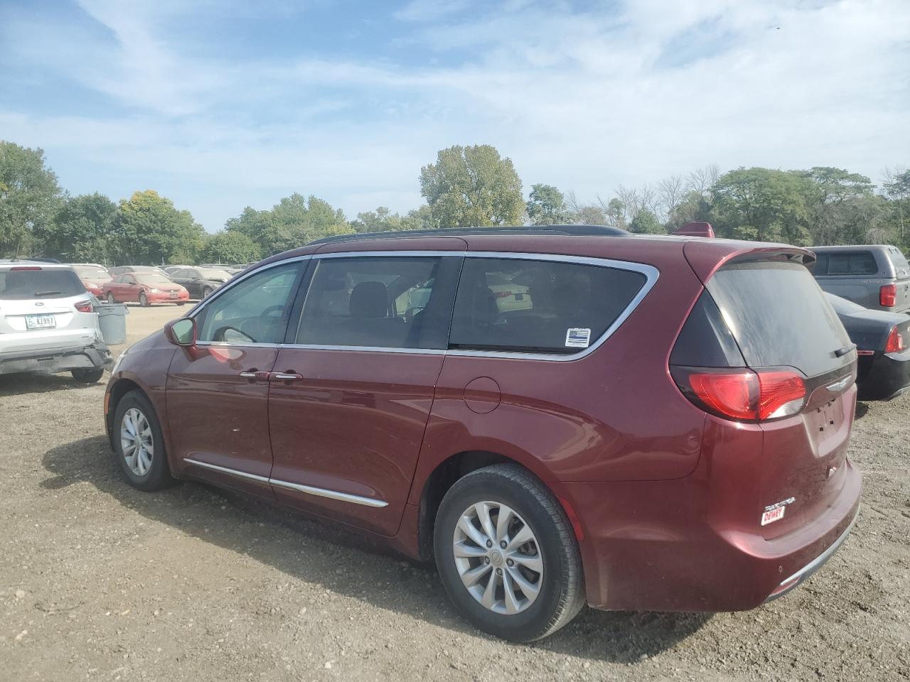 2C4RC1BG6HR729118 2017 CHRYSLER PACIFICA - Image 2