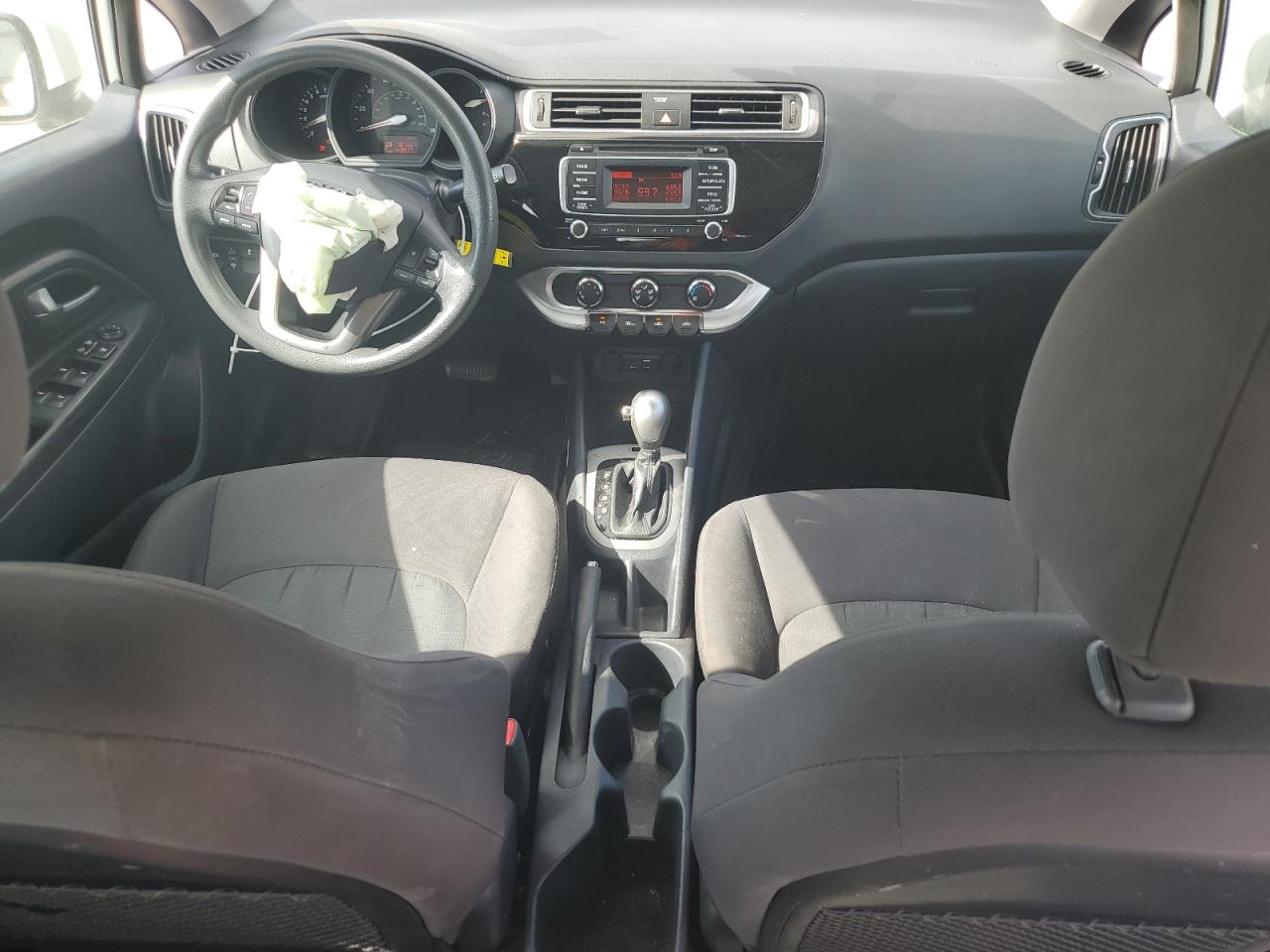 2016 Kia Rio - Image 8