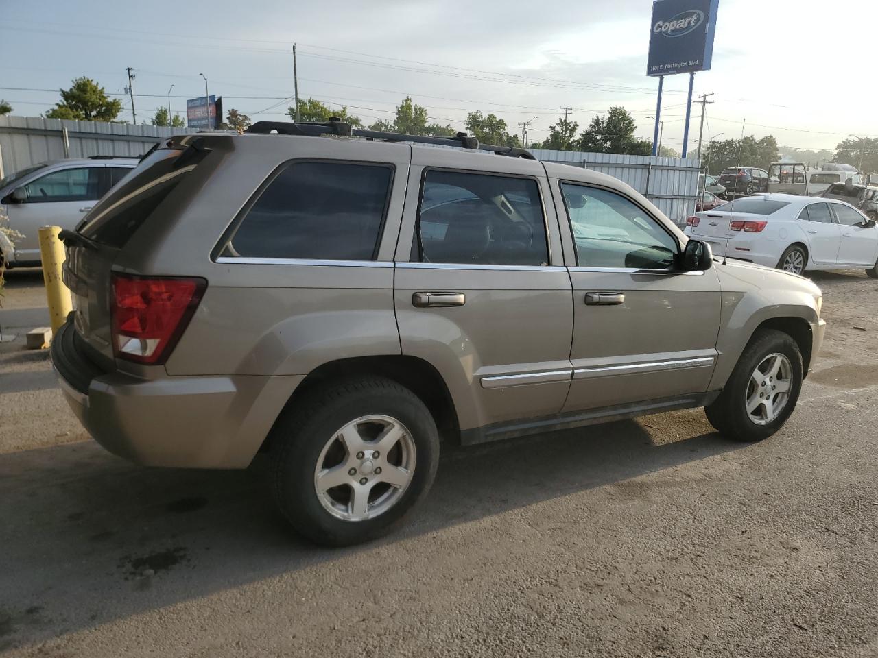2005 Jeep Grand Cherokee - Image 3