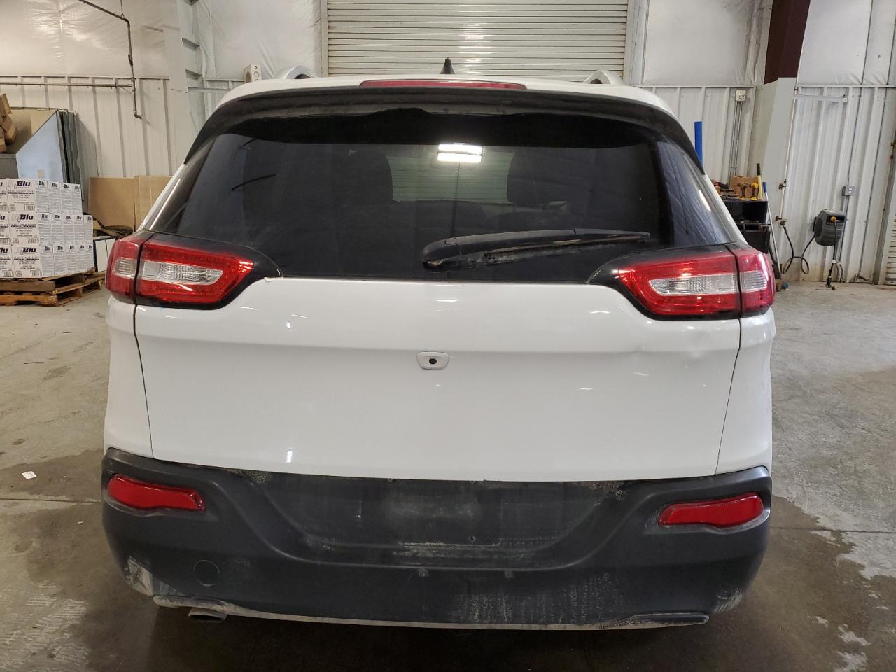 2016 Jeep Cherokee Latitude VIN: 1C4PJMCB1GW250290 Lot: 68129614