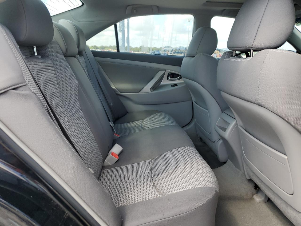 2011 Toyota Camry - Image 10
