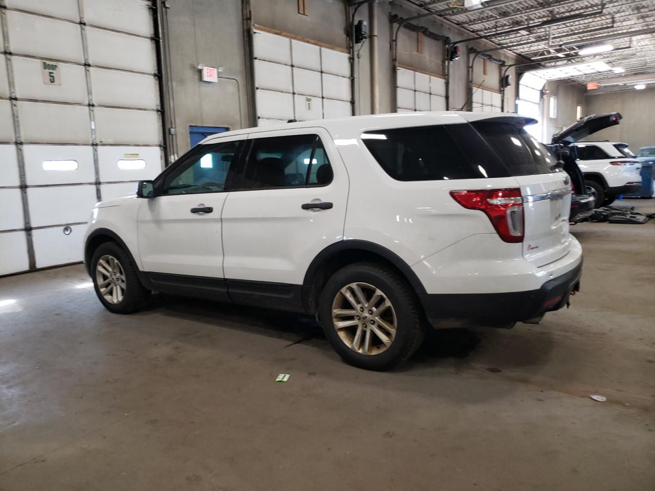 1FM5K8B88FGB42951 2015 FORD EXPLORER - Image 2