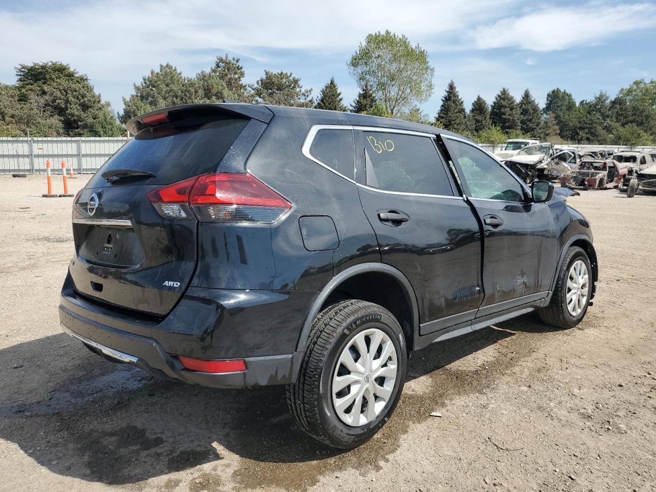 2020 Nissan Rogue - Image 3