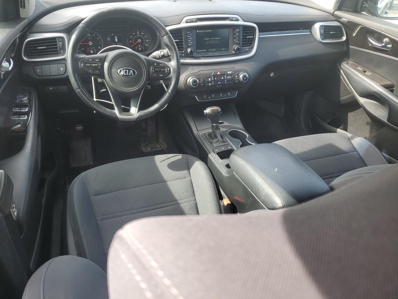 5XYPGDA3XHG195248 2017 Kia Sorento Lx