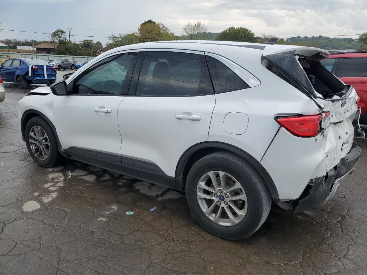 2022 Ford Escape - Image 2