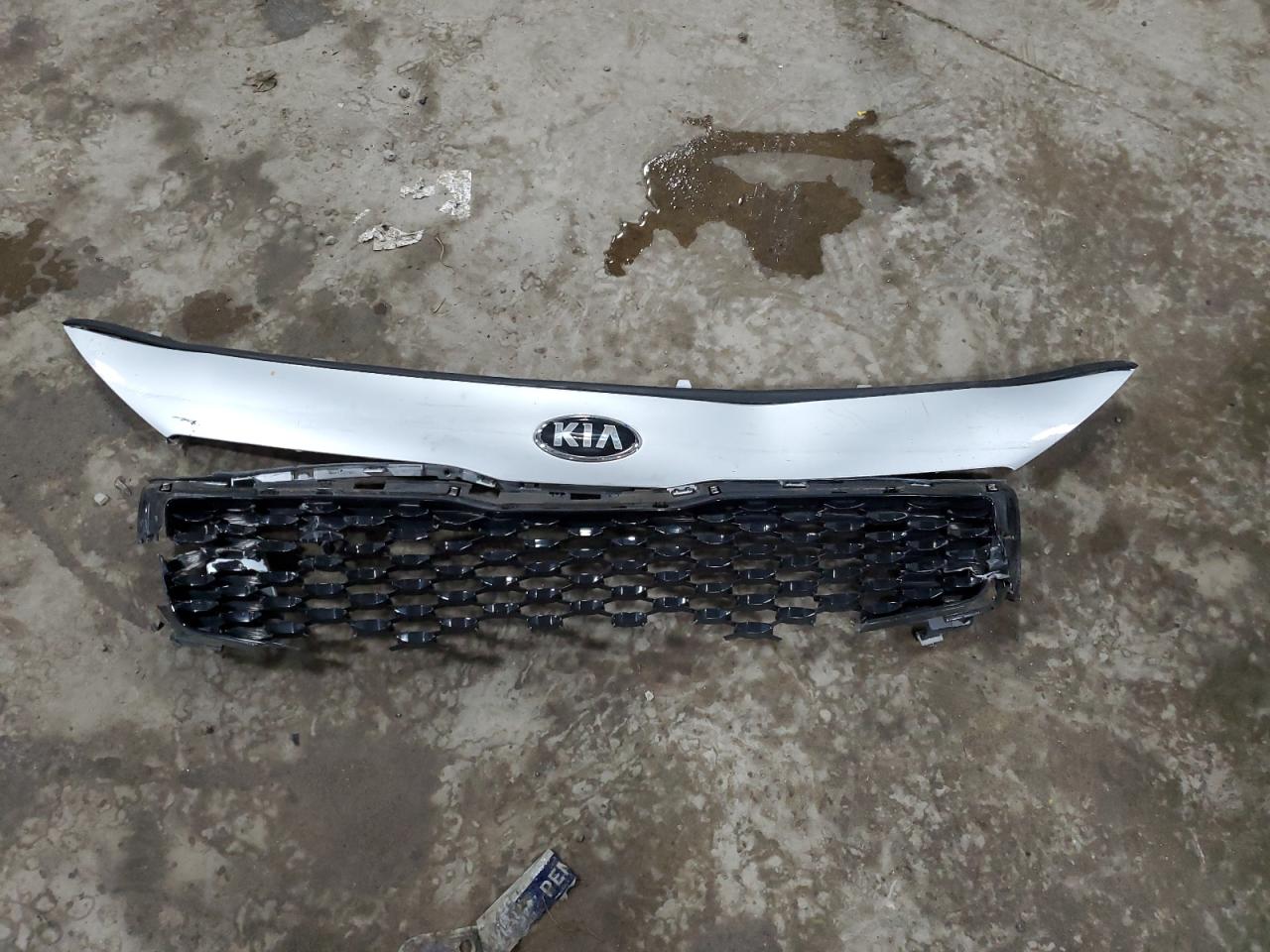 2017 Kia Forte - Image 12