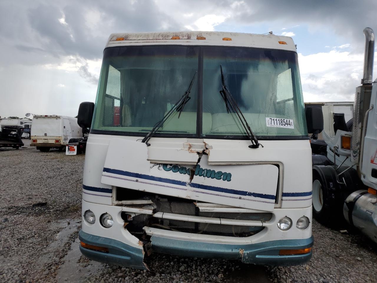 1999 Ford F550 Super Duty Stripped Chassis VIN: 3FCLF53SEXJA27093 Lot: 71118544