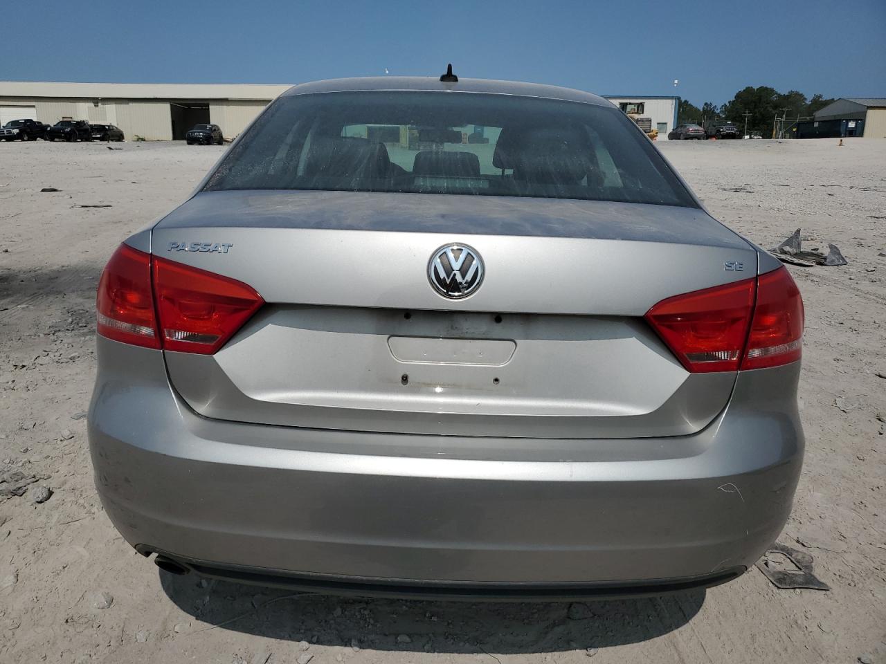 1VWBH7A30DC033326 2013 Volkswagen Passat Se