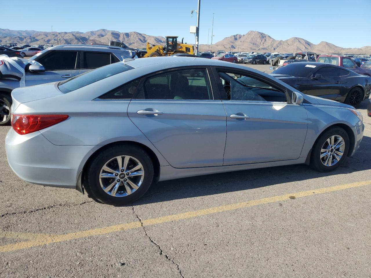 2011 Hyundai Sonata - Image 3