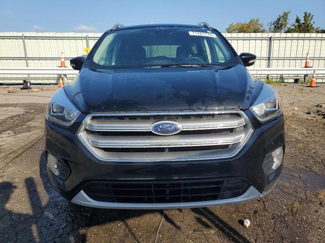  FORD ESCAPE 2017 Czarny