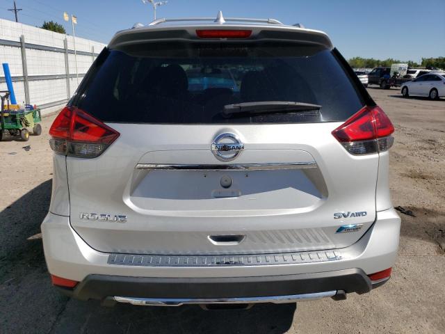  NISSAN ROGUE 2017 Srebrny