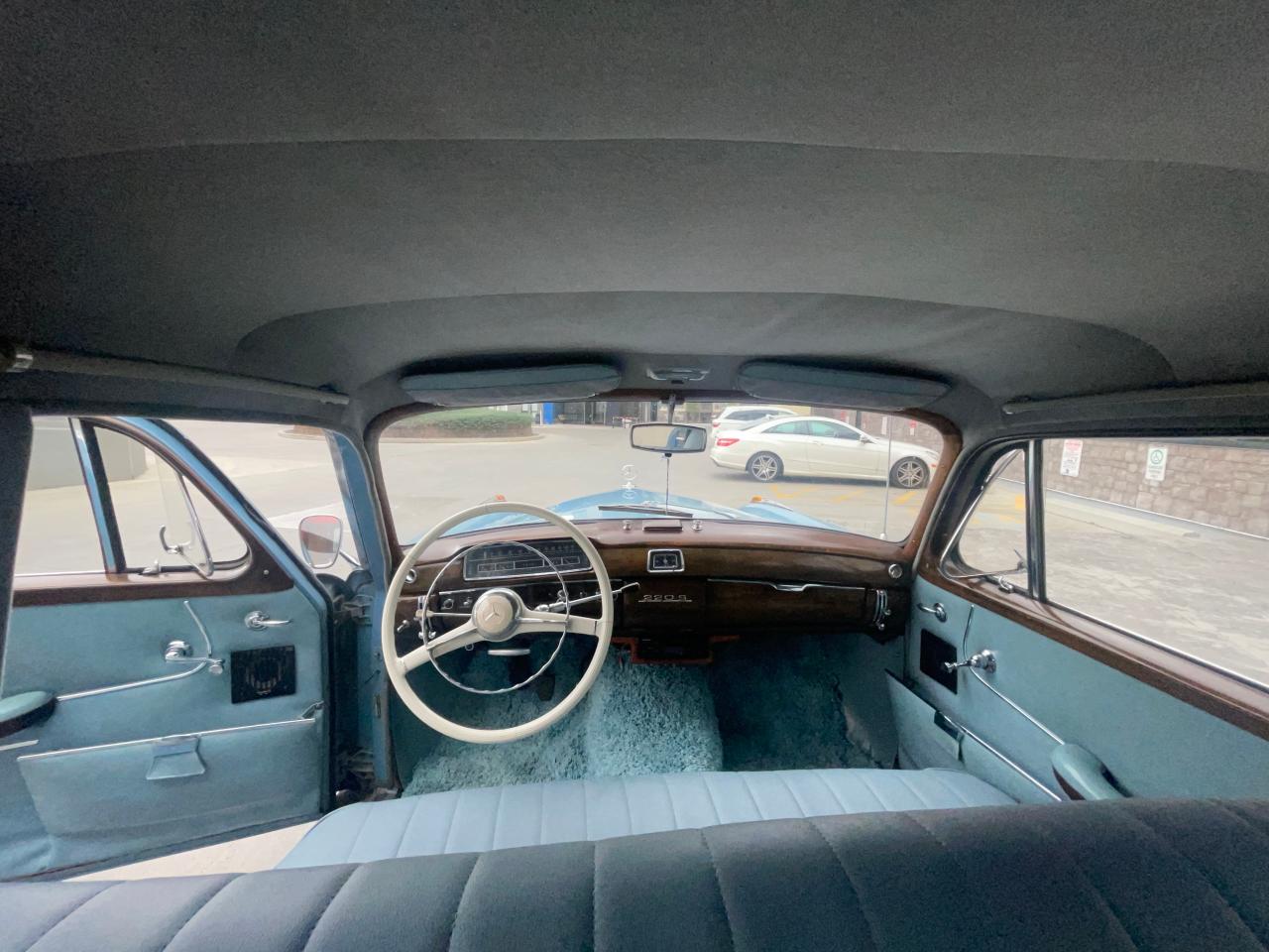 220S1800102 1958 Mercedes-Benz 220S