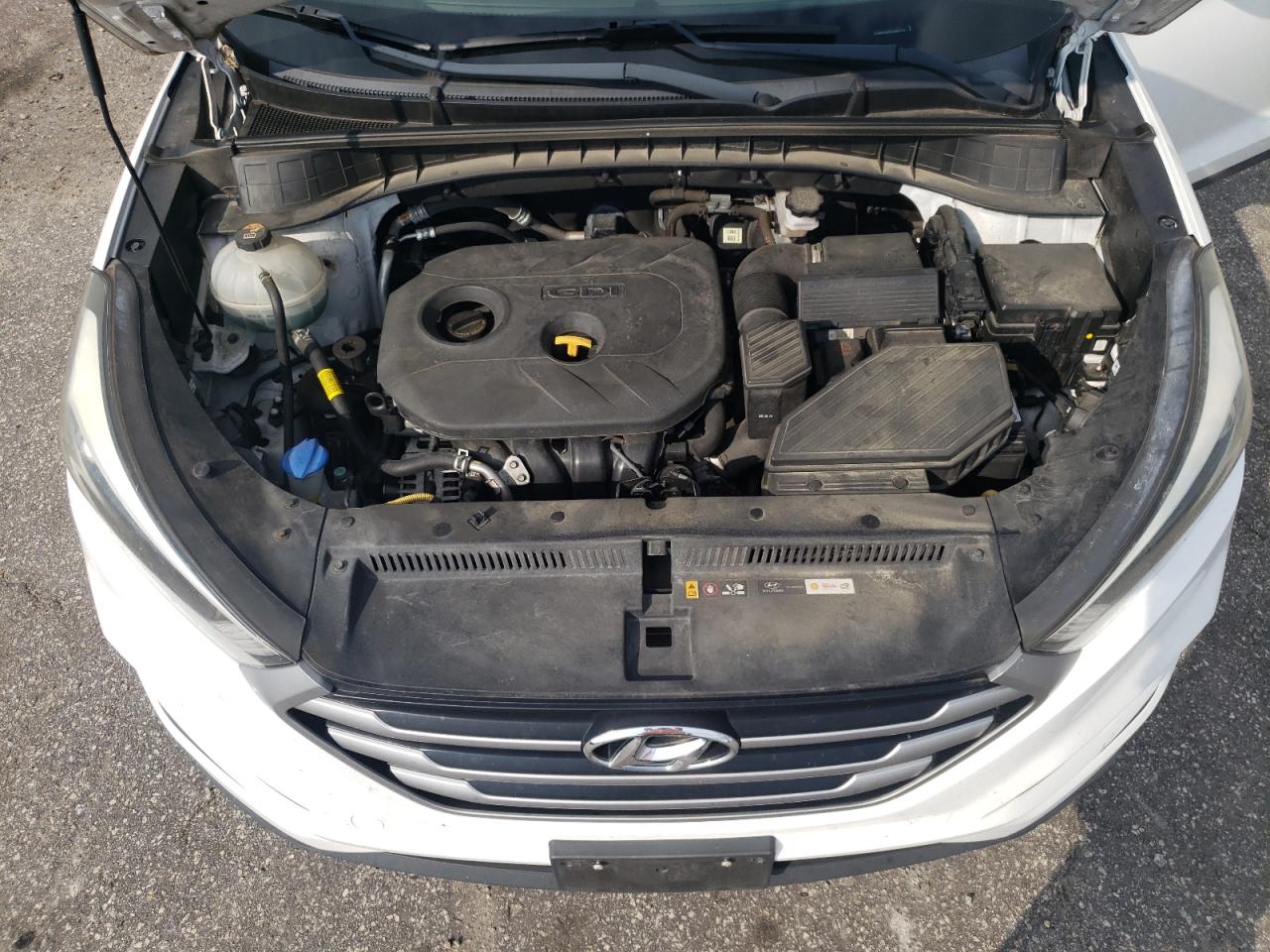 KM8J33A40JU801323 2018 Hyundai Tucson Sel