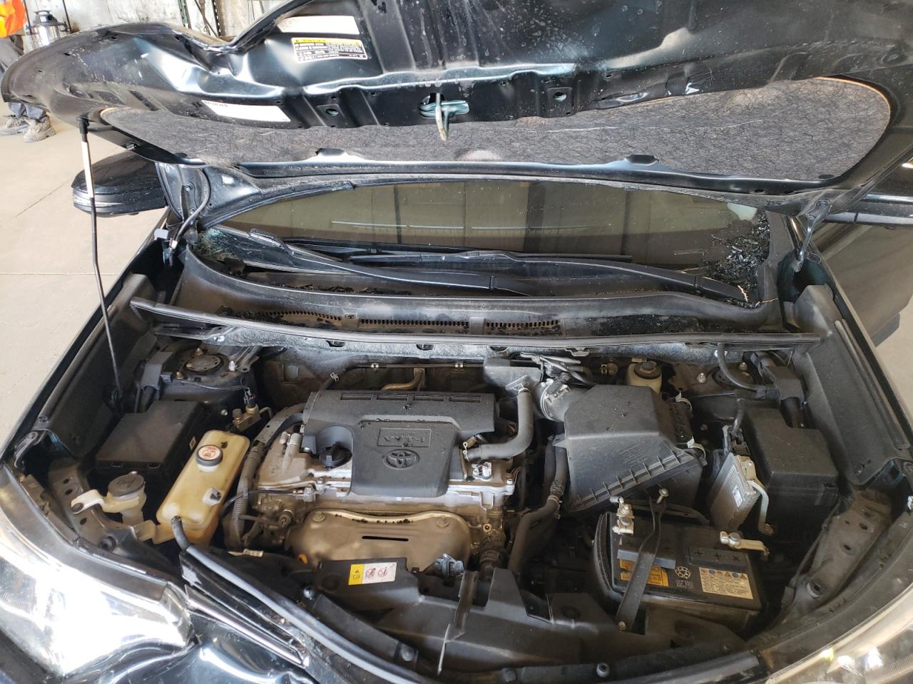 2018 Toyota RAV 4 - Image 12